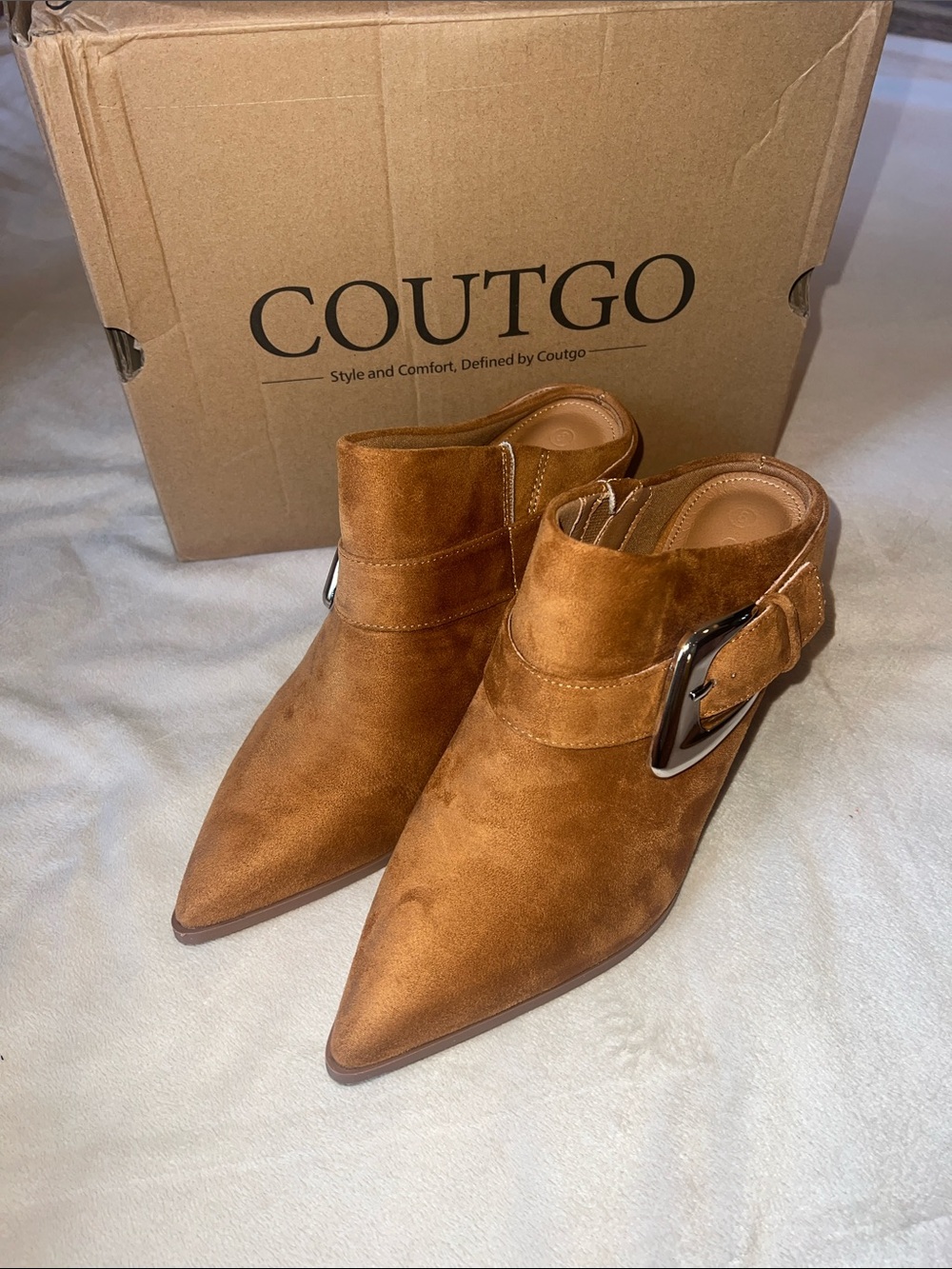 Coutgo Women's Tan Suede Pointed Buckle Mules